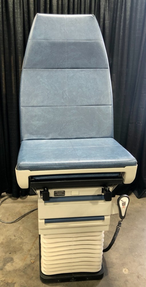 Midmark 405 Barrier Free Power Exam Table with Hand Controller