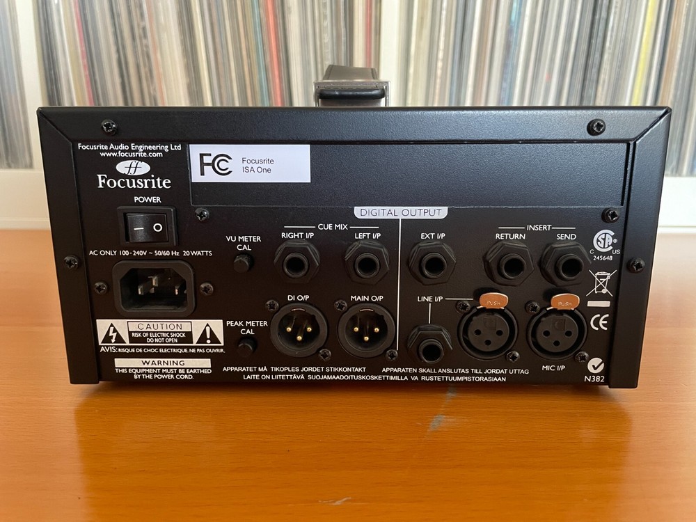 Focusrite Isa One - Microphone Preamp + Guitar/Bass DI Direct Interface