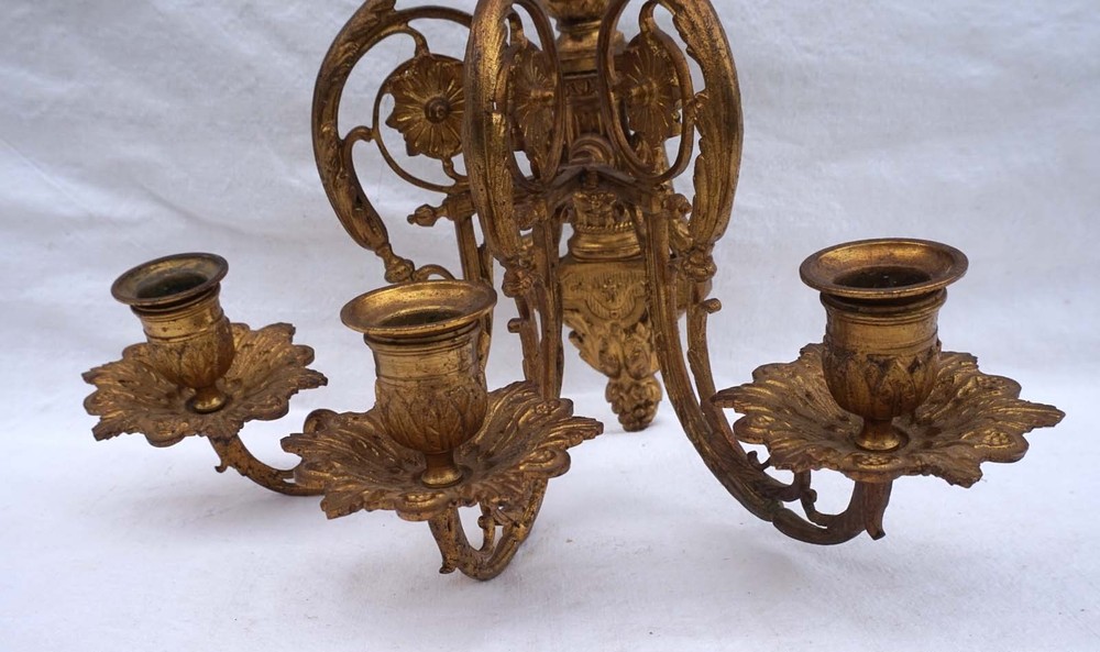 French Victorian Ormolu Engraved Brass 3 Arms Sconce Wall Light 19th C