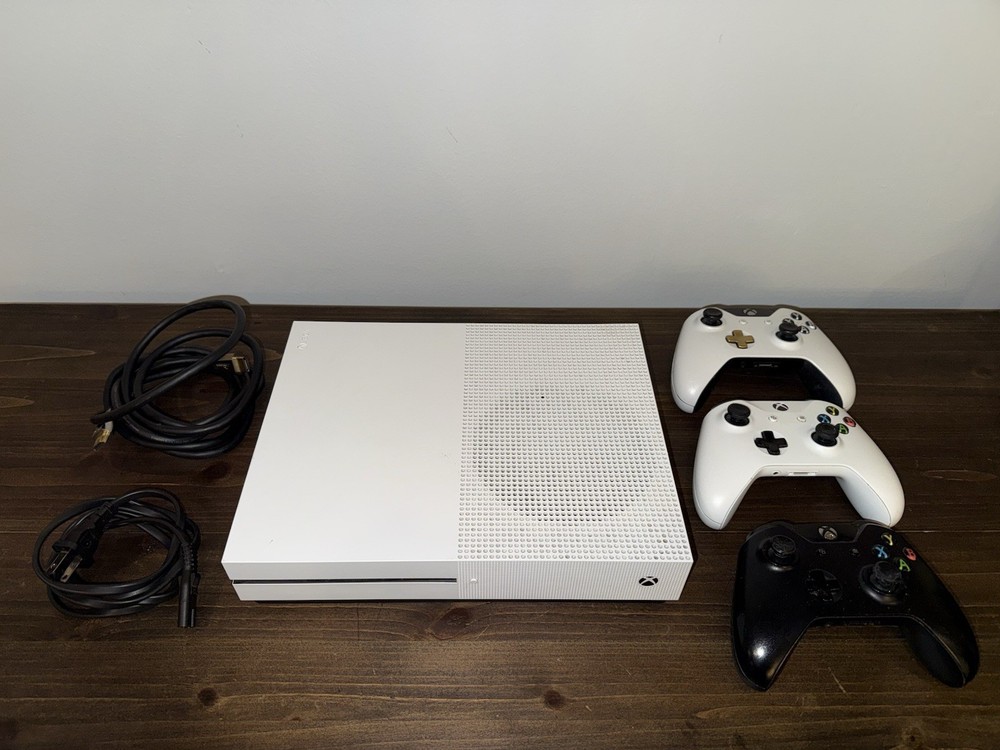 X box One S + 3 Working Controllers + 12 Games !