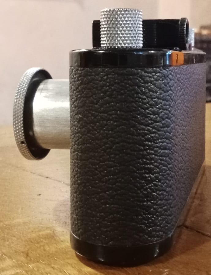 Leica Standard black paint with chrome finish. Near as new!