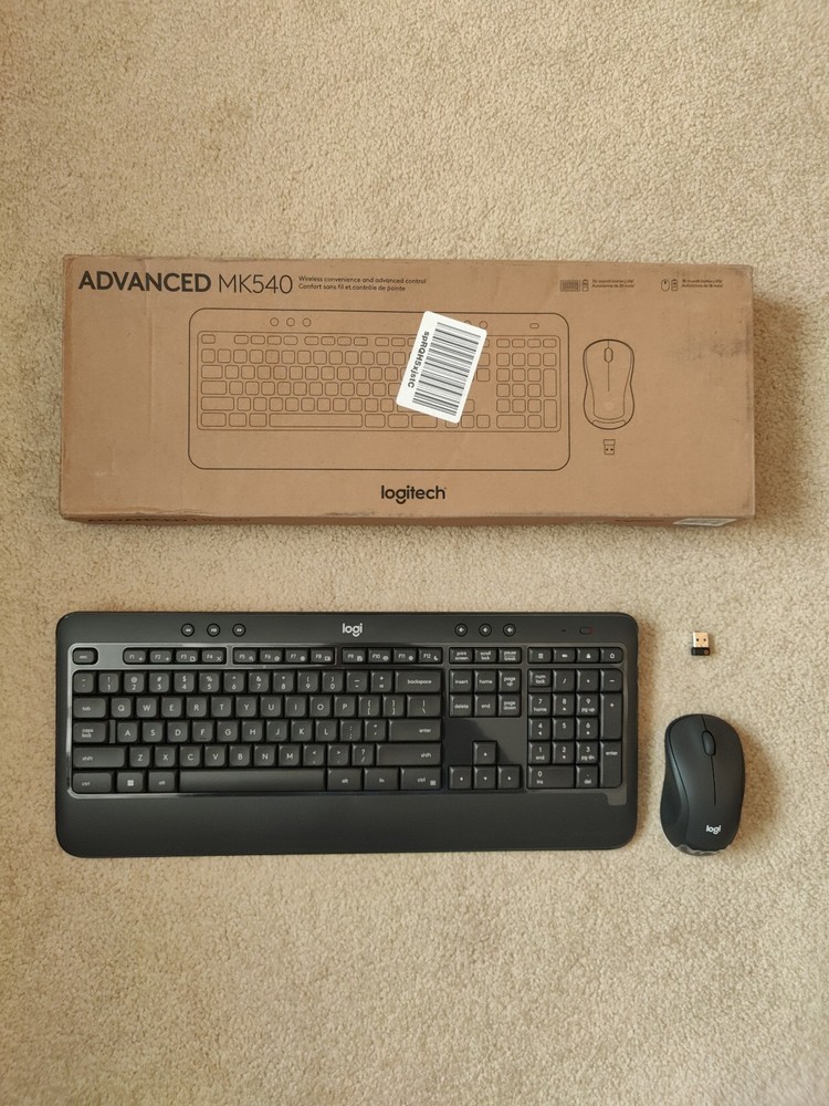Logitech MK540 Advanced Wireless Keyboard and Mouse Combo
