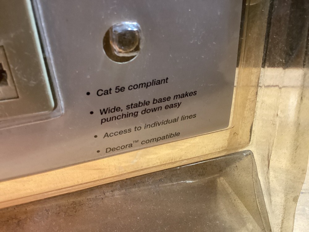 Cat 5e Ethernet Wall Plate Plug for Internet Phone Data Wire