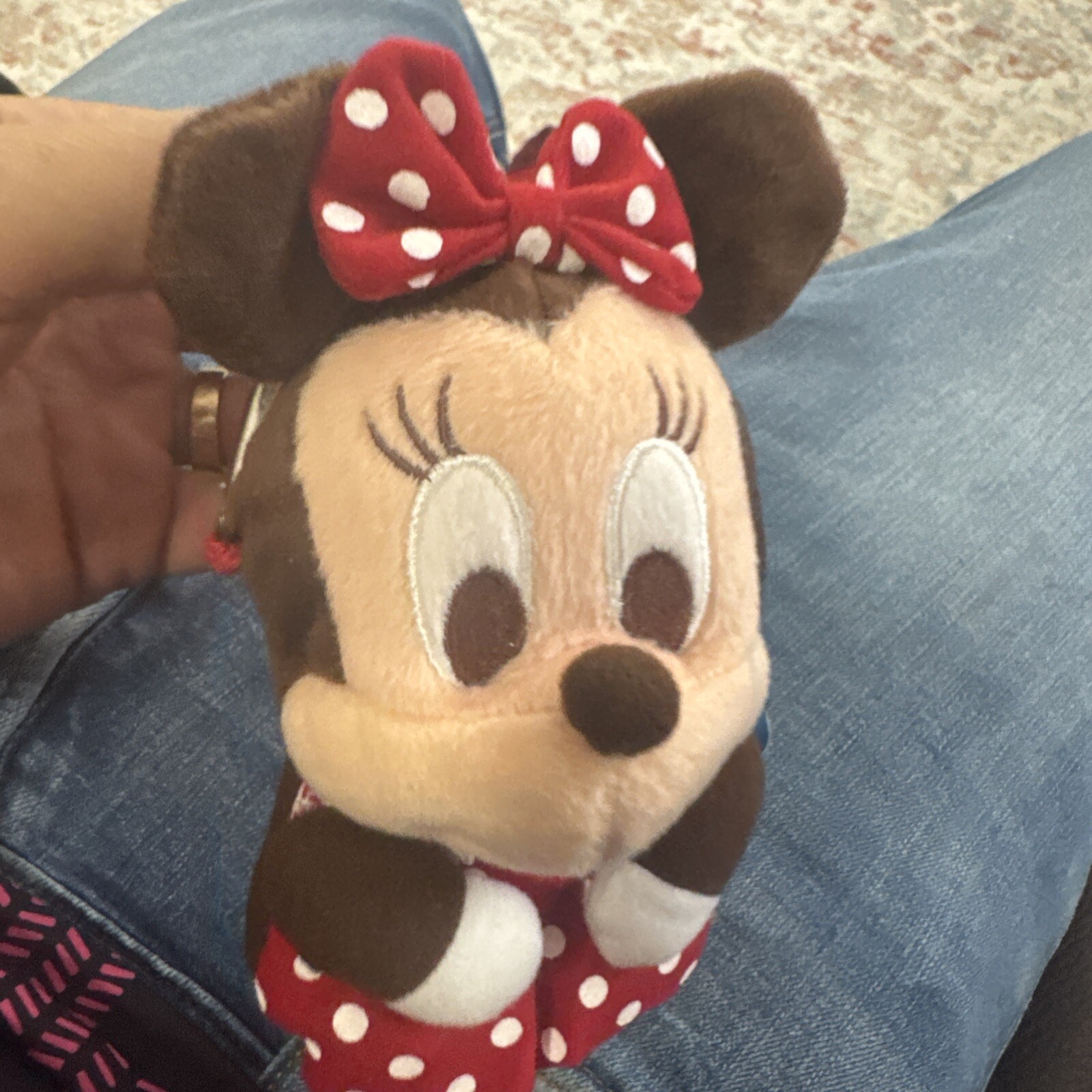 Disney Park Minnie Mouse Plush Coin Purse Clasped