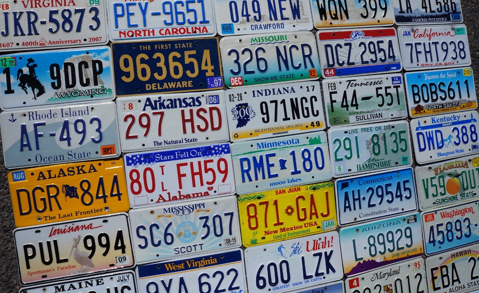 COMPLETE SET - ALL 50 STATES USA LICENSE PLATES LOT of Good License Plate Tags