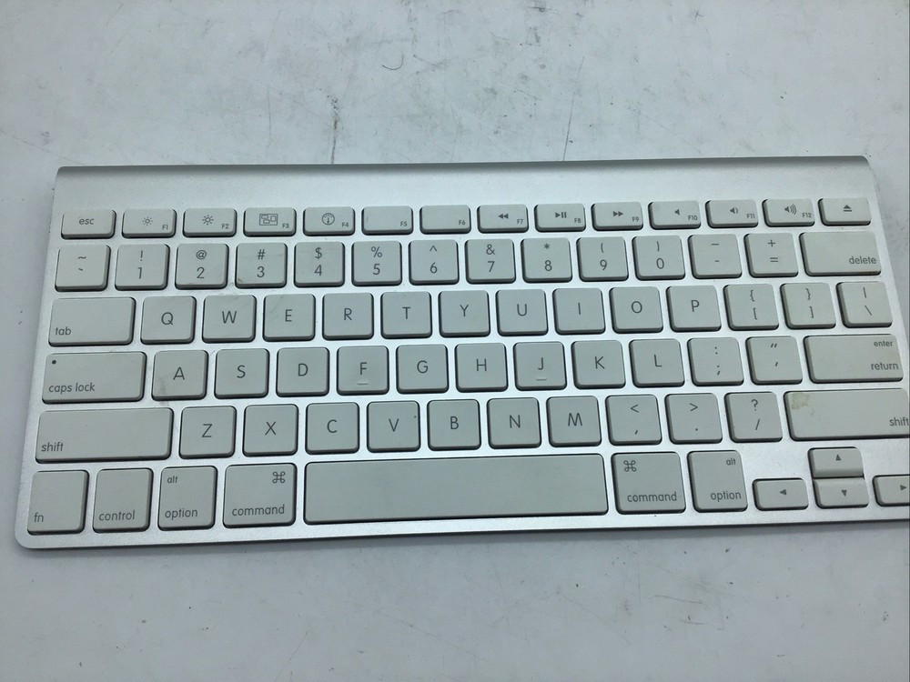 Apple A1255, A1197 Wireless Keyboard & Mouse Combo Power Tested Bluetooth Read
