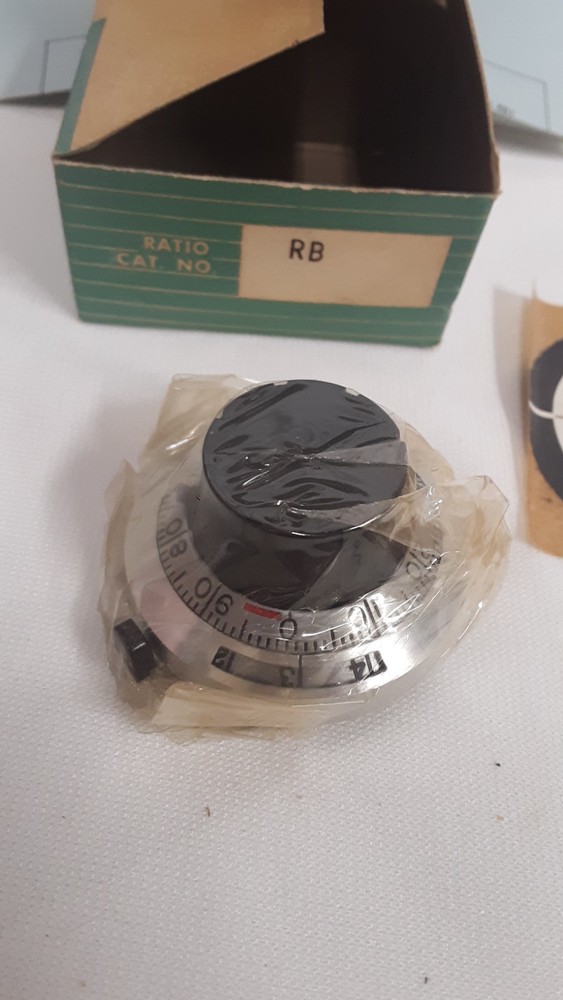 Vintage Helipot Model RB Precision Duodial Knobs - NOS - Qty 2 - Original Boxes