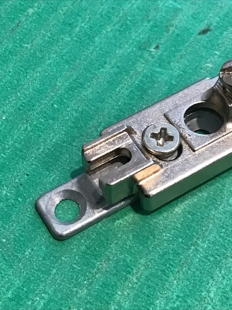 Single (1) Rare Blum 2-pc Hinge Mounting Plate 195H510-02 Hinge Part Replace