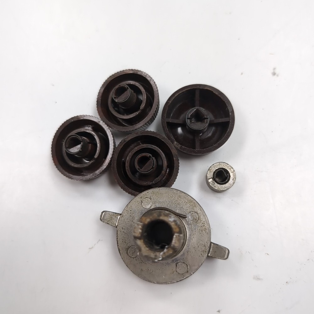 6 Assorted Vintage Brown & Plastic Radio/Electronics Knobs Receiver