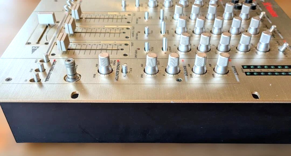 Vestax PMC-27 DJ Mixer Professional Mixing Controller