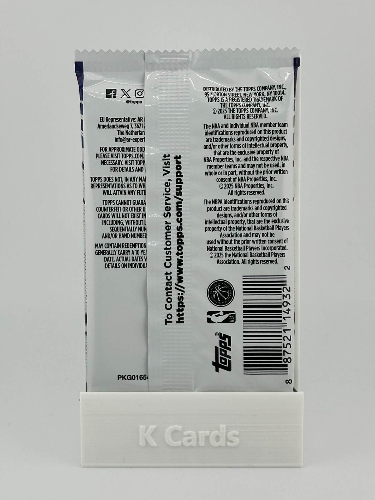 🏀 Topps 2025/26 Basketball 14-Card Pack – Crackleboard Exclusive!