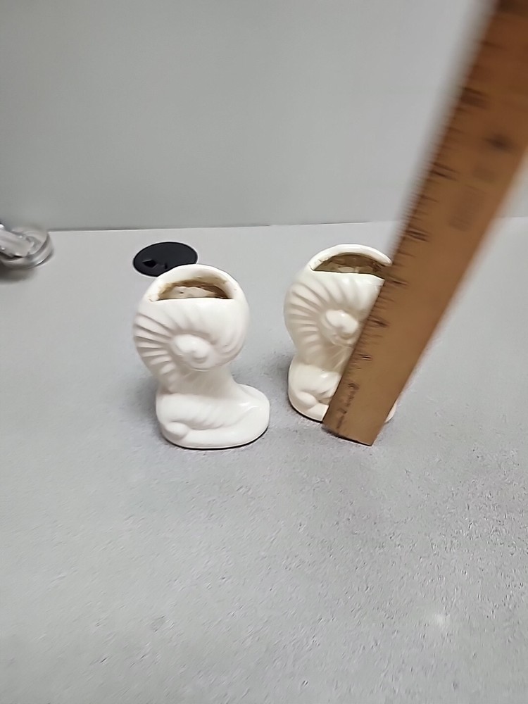 2 Small White Haeger Ceramic Seashell/Fan Looking Planters