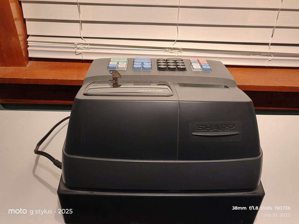 Sharp XE-A106 Electronic Cash Register with keys - Tested, AS-IS