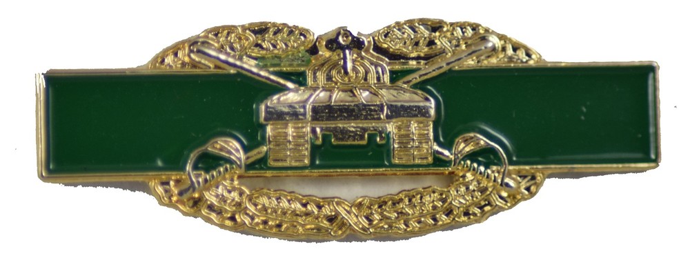 COMBAT ARMOR HAT PIN