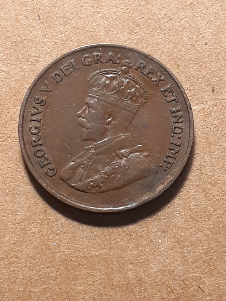 1920 ONE SMALL CENT CANADA (HAS A STAIN)