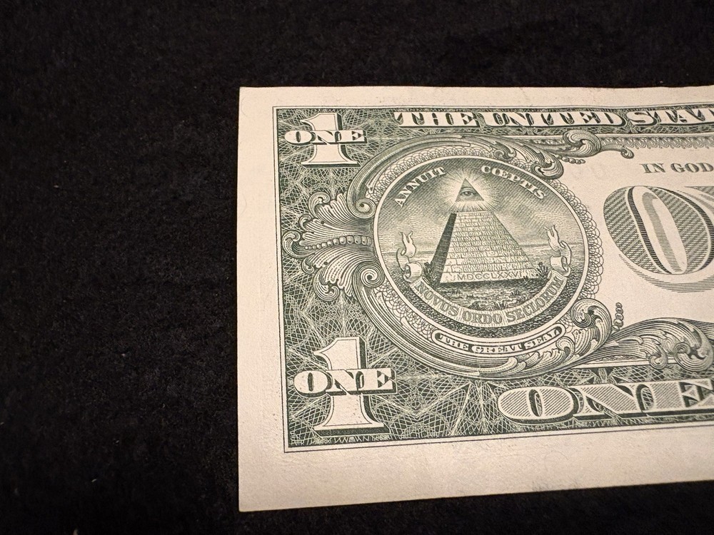 2021 $1 Error Note Misaligned Printing D05704356E