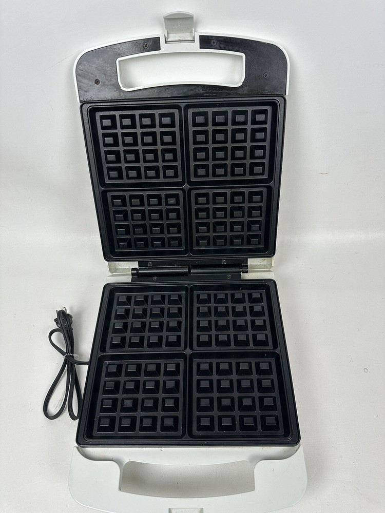 Toastmaster Belgian Waffle Maker TWB4