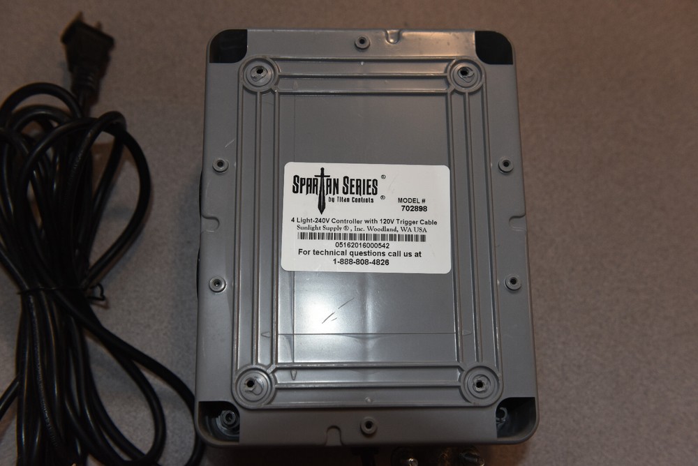 Titan Controls Spartan Series 4 Light 240V Controller w/120V trigger cable