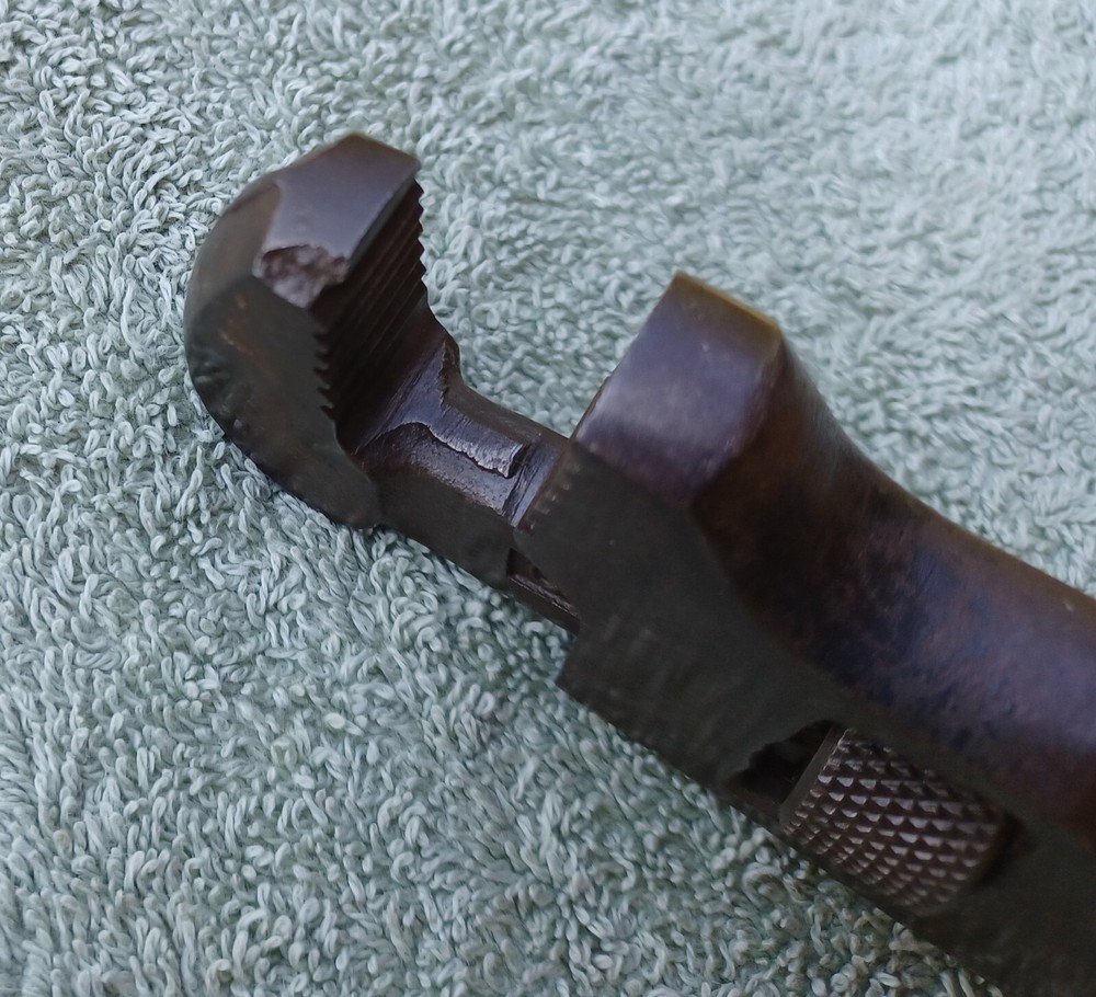 Lawson Mfg. 8" Obtuse Angle Adjustable Monkey Wrench