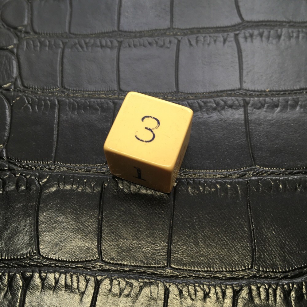 Vintage Bakelite PUT AND TAKE single dice with A TESTED