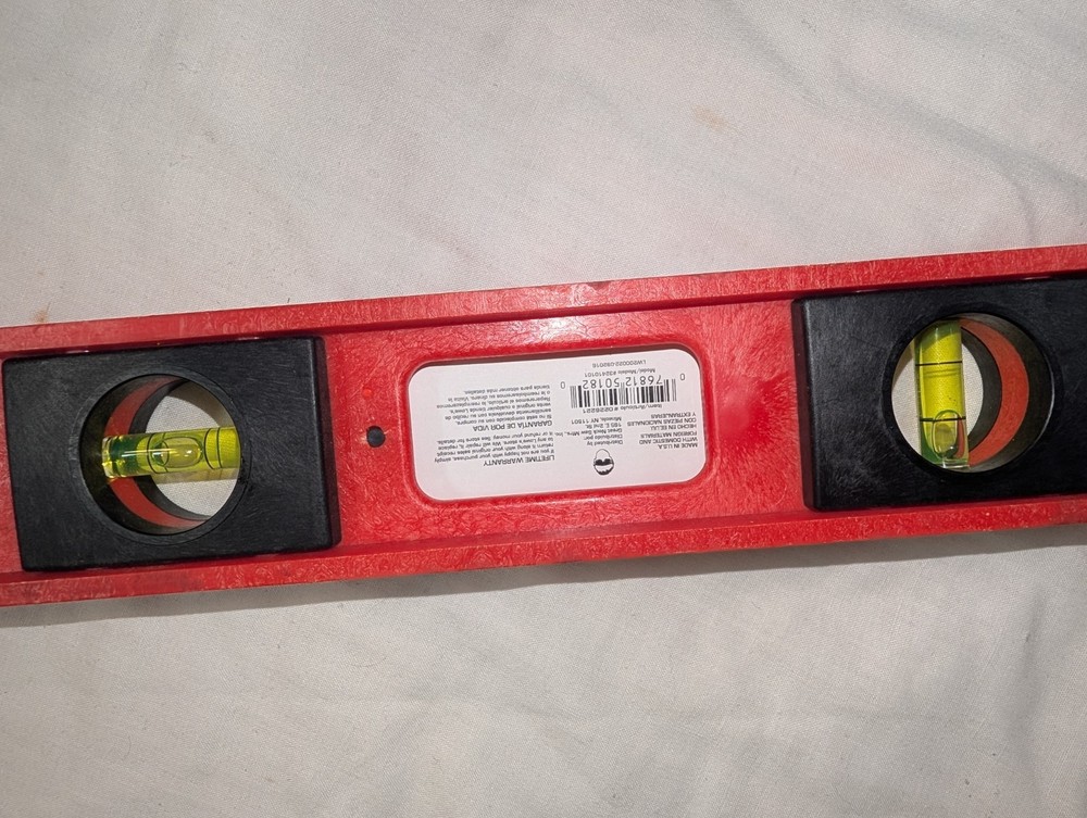 Project Source Lowe's 24 in Standard Level Red Black Portable Three Vials