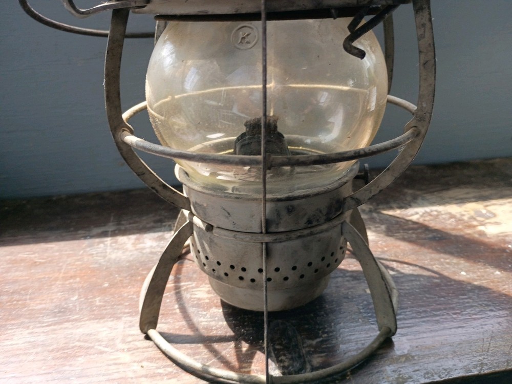 DRESSEL ARLINGTON, NJ. — NEW YORK CENTRAL System LANTERN
