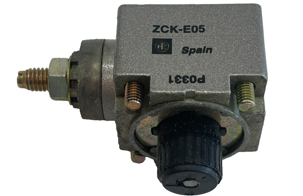 NEW TELEMECANIQUE ZCK E05 LIMIT SWITCH