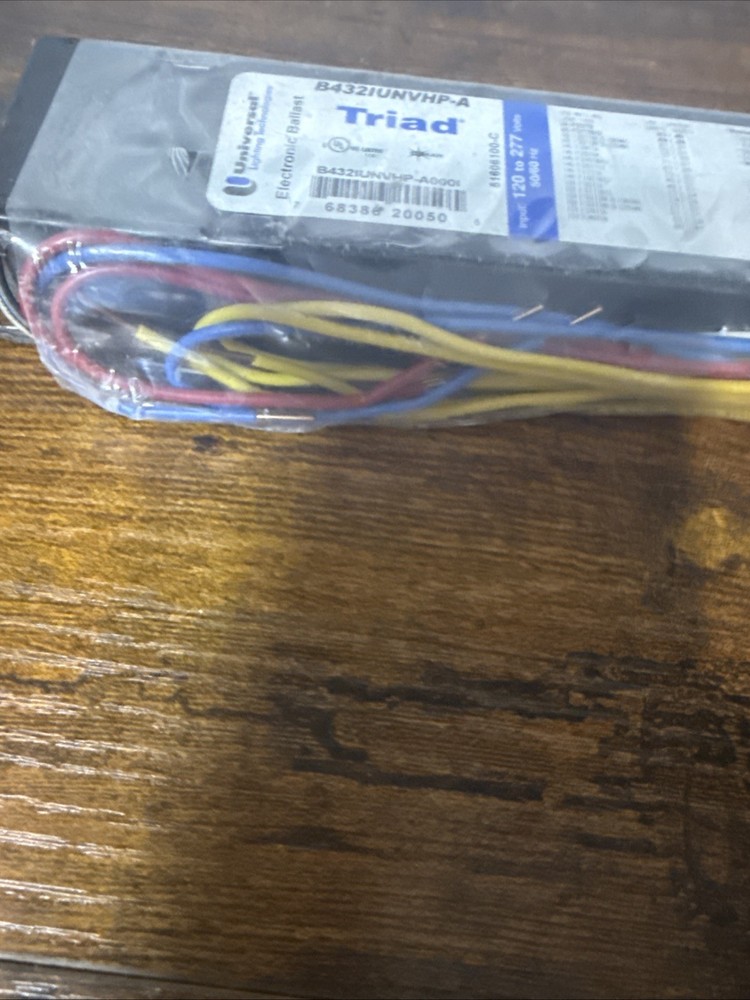 Electronic 4 Bulb Ballast B432IUNVHP-A Triad