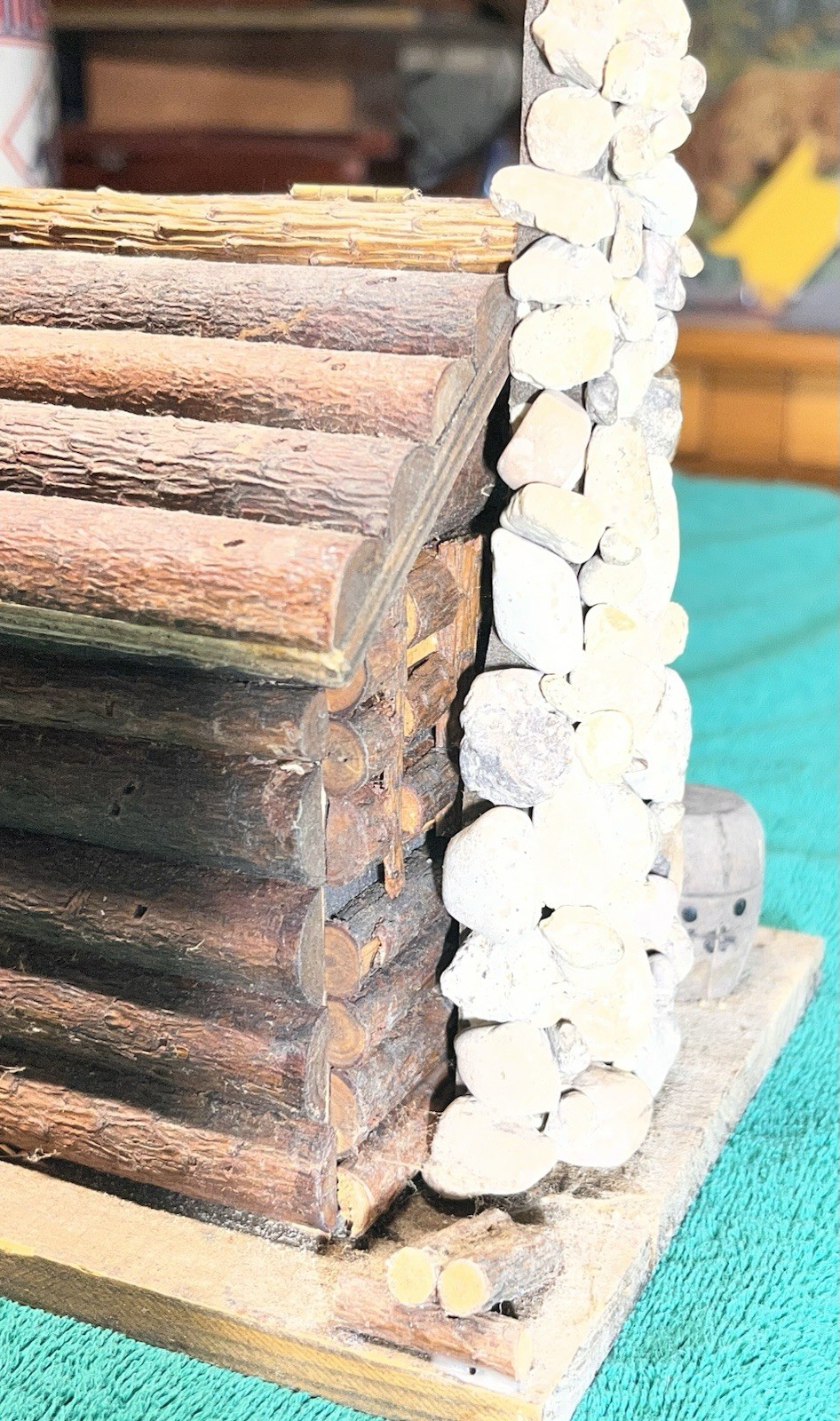 Vintage Log Cabin Wooden Birdhouse TV Lamp - SHIPS FREE