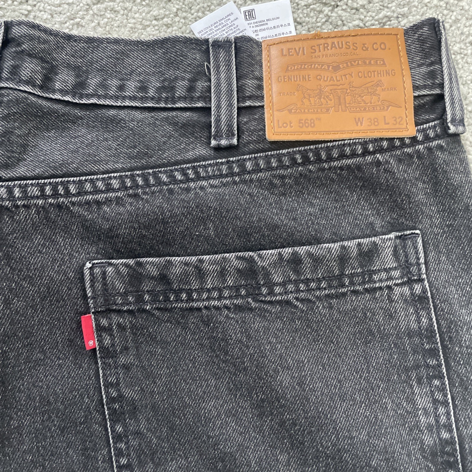 Levi's Premium 568 Loose Cargo Gray Jeans Men’s Tag Size 38x32 Measures 40X32