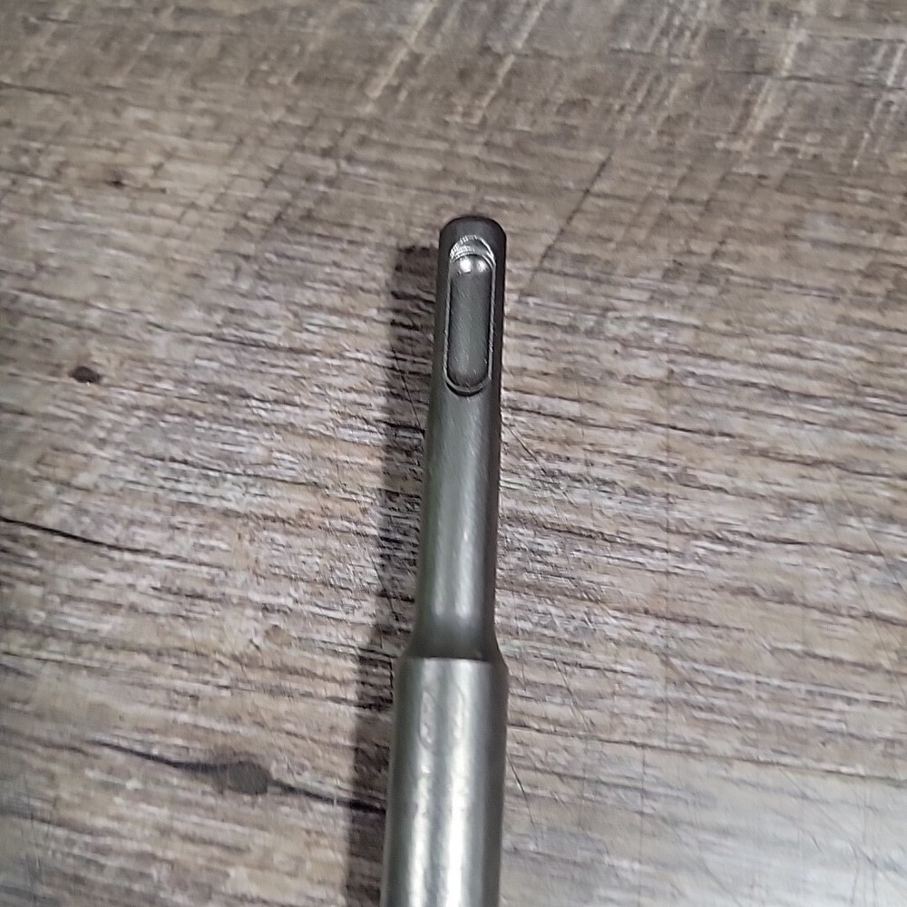 Bosch SDS+ Hammer Shank Self-Sharpening Chisel Steel 2-1/2" x 10"
