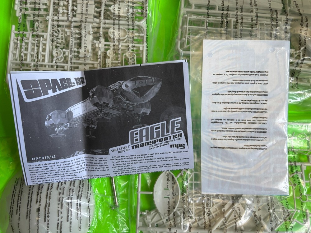 SPACE 1999 EAGLE TRANSPORTER MODEL KIT 14 INCH VERSION MPC NEW COOL LOOK!!