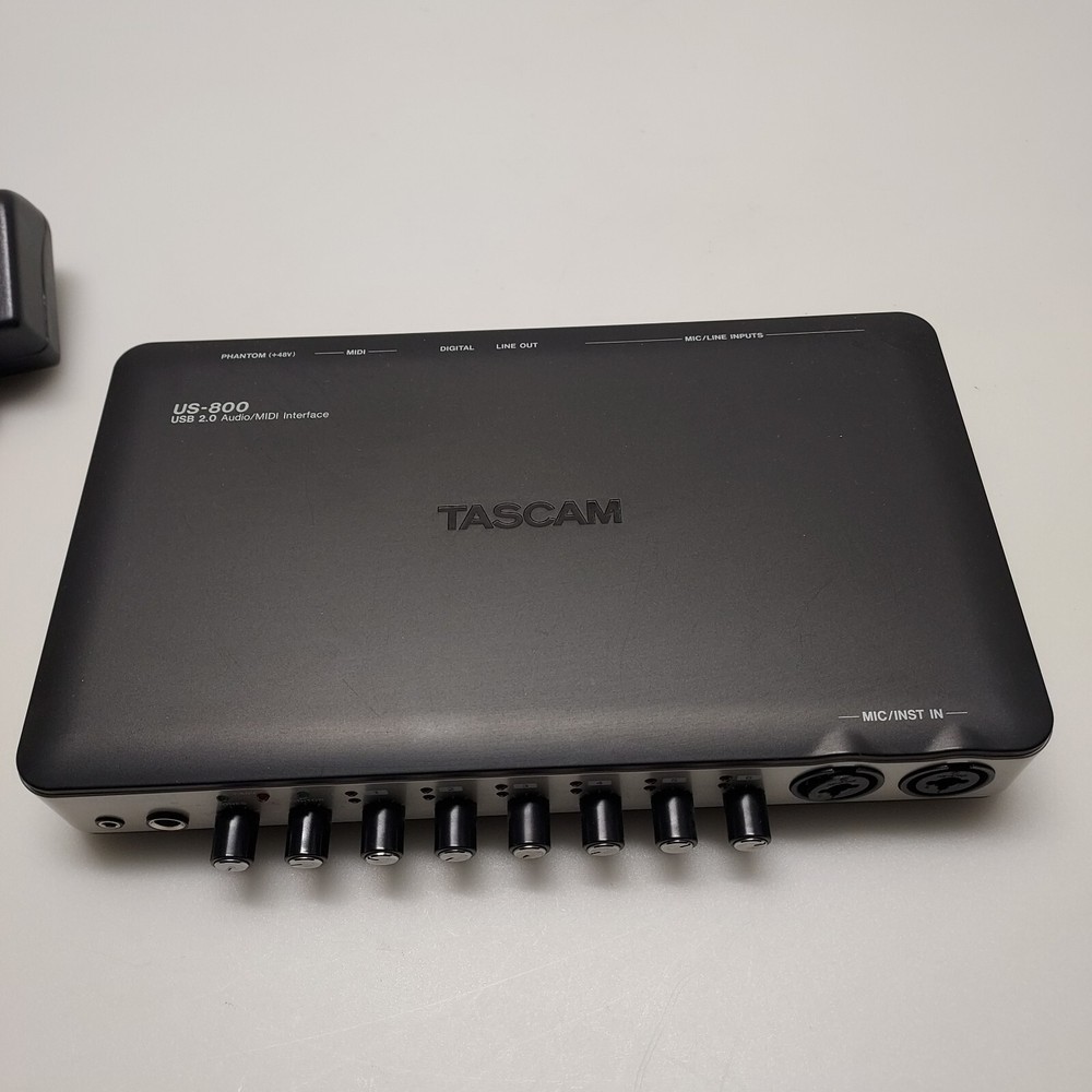 TASCAM US-800 DIGITAL MULTICHANNEL RECORDER 8x4 Mobile Audio/MIDI Interface