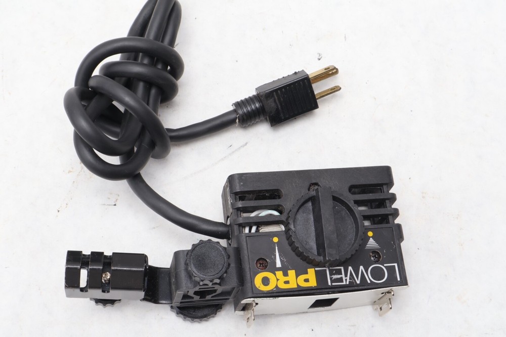 Lowel Pro-light Focus Flood Light No Bulb TESTED M53