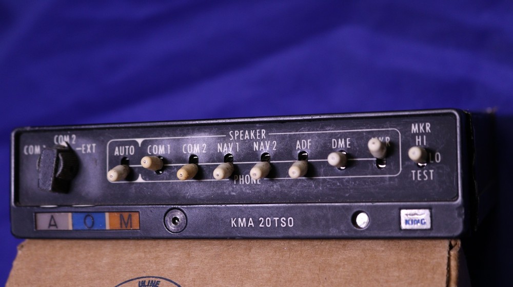 Bendix King KMA-20 Marker Beacon Receiver & rack