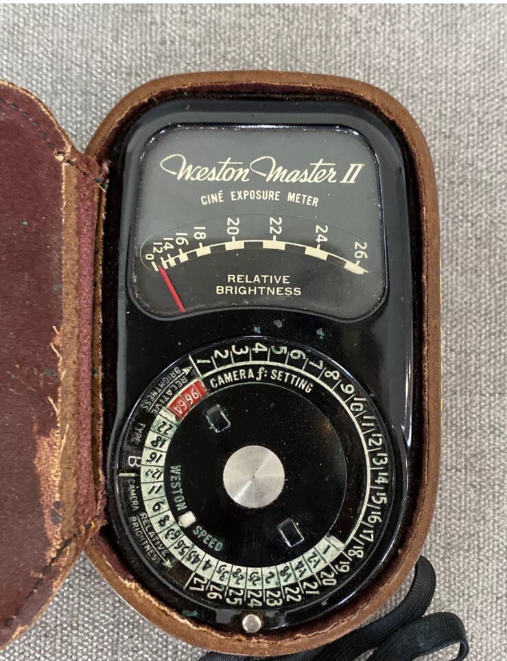 WESTON MASTER II Model 735 UNIVERSAL EXPOSURE LIGHT METER W/ CASE & Book