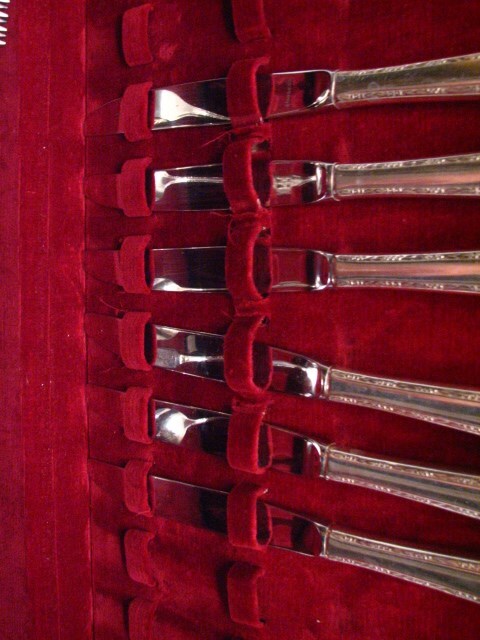 Holmes & Edwards Lovely Lady Silverplate Flatware Set 32 pc Flatware B svc for 6