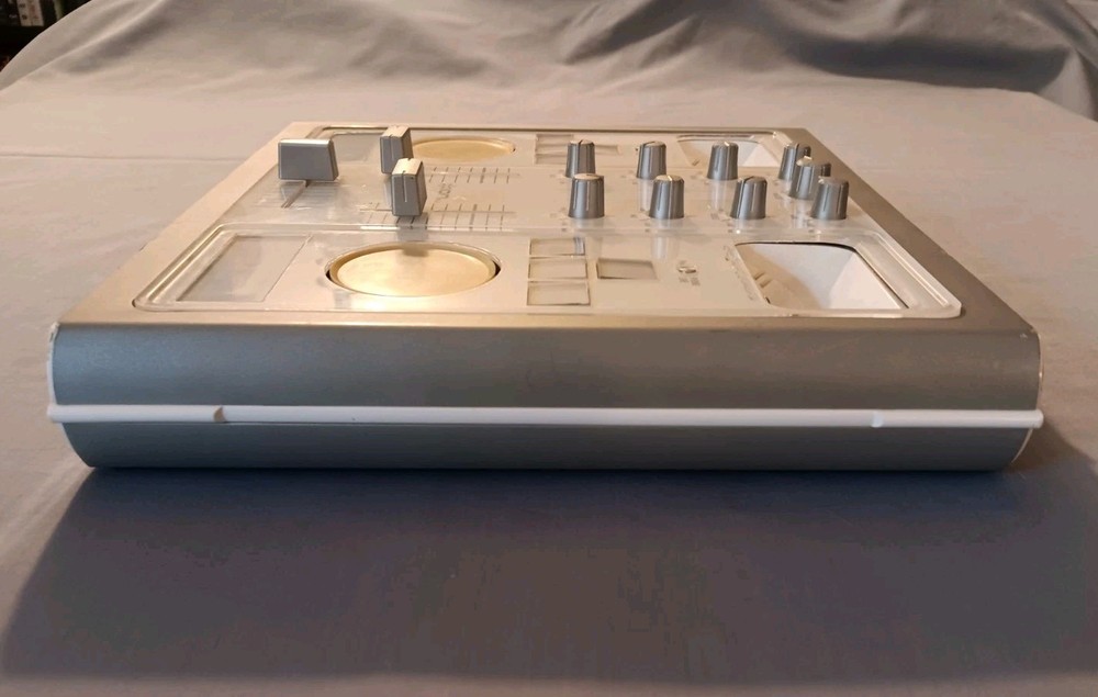 Numark IDJ Dual iPod Turntable Mixing Console