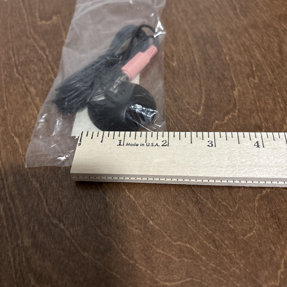 Labtec Model 7303 Wired Microphone 3.5mm Plug New In Plastic Bag