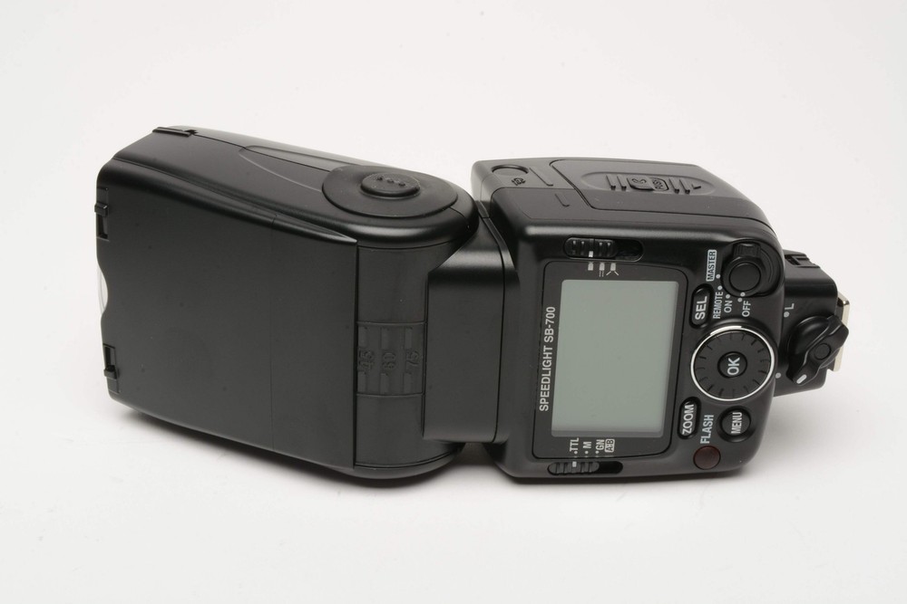 Nikon SB-700 Speedlight flash, Mint-, filters, stand, diffuser, Great!