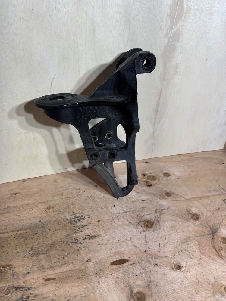 2021 KENWORTH T680 CAB MOUNTBRACKET Right 3768718