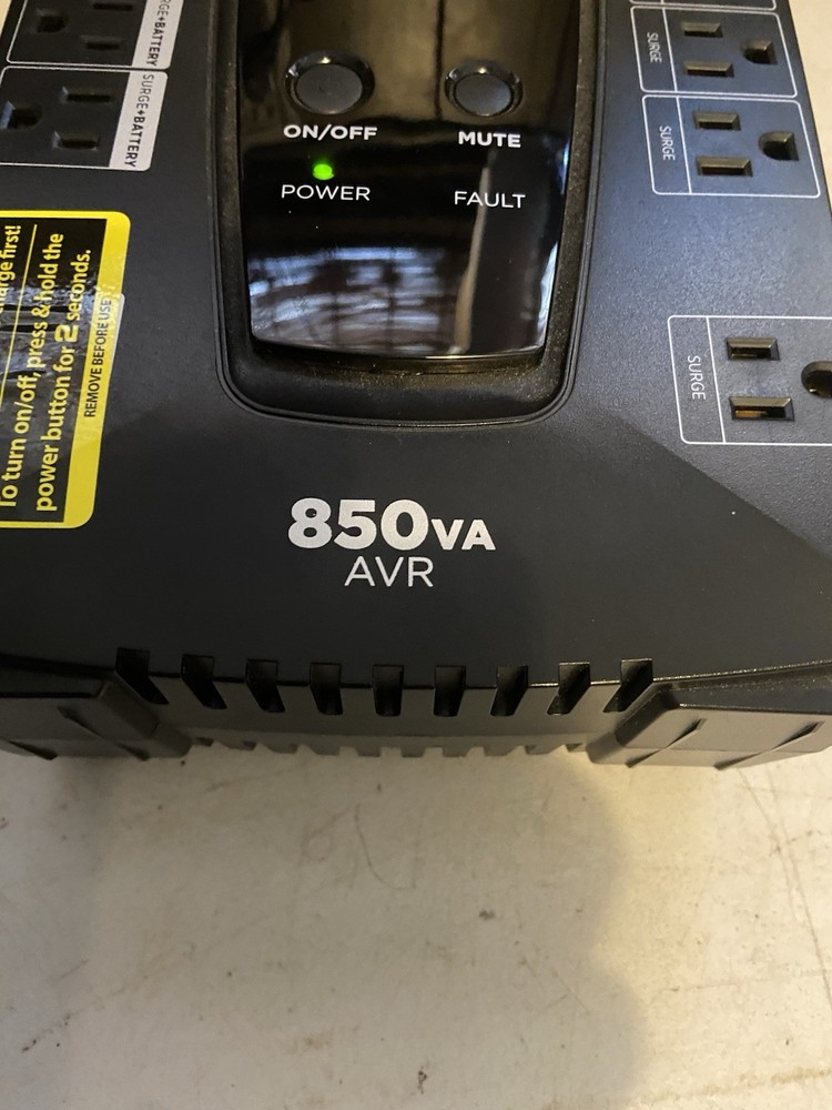 CYBERPOWER LE850G Battery Backup Surge Protector 850VA - Includes Battery TESTED
