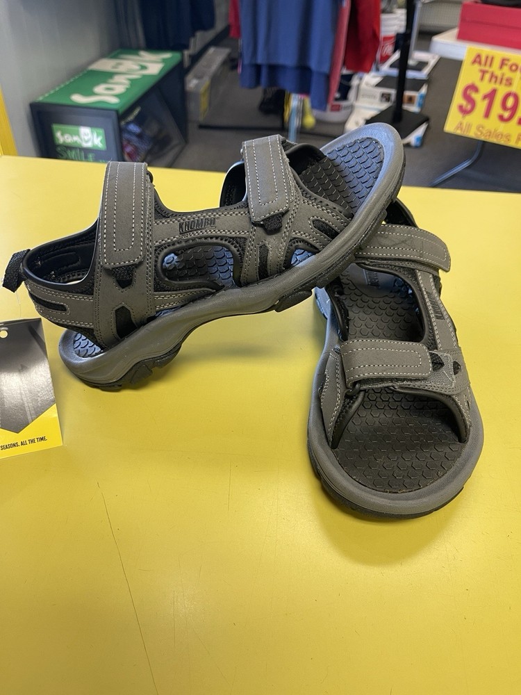 Khombu Men’s Corey Sandals