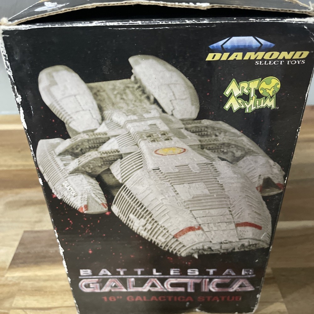 Battlestar Galactica Ship Statue Art Asylum Diamond Select 1907/2003