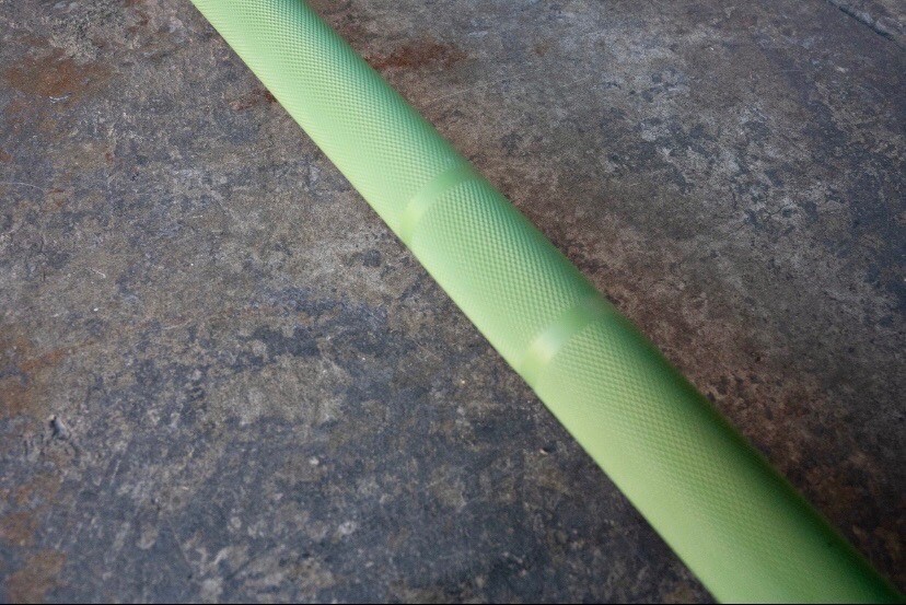 Red Cerakote Or Green 20kg 7ft Long 1500lb Olympic Barbell w/ Black Sleeves