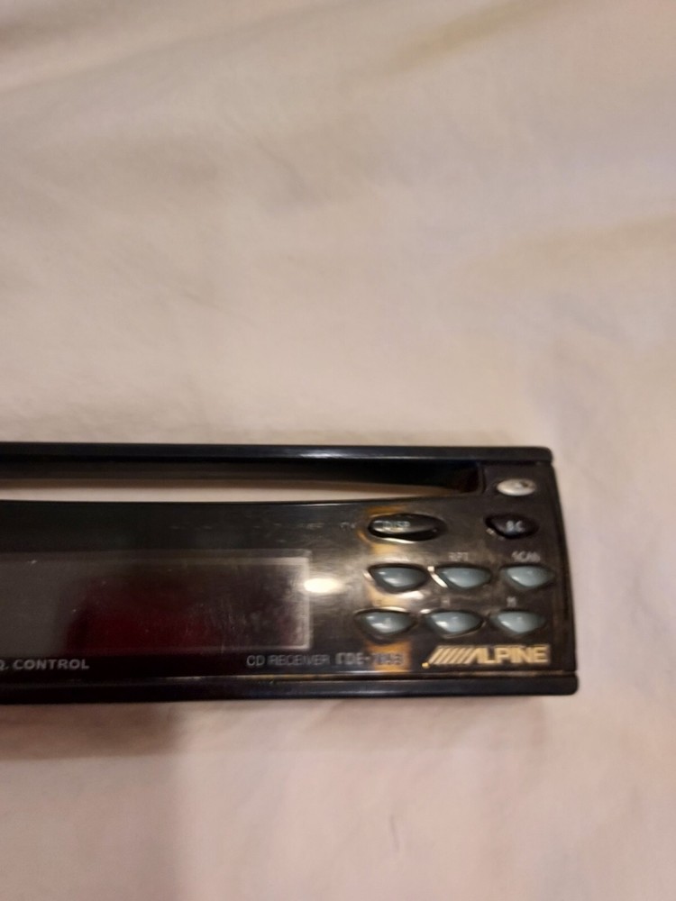 Alpine CDE-7853 faceplate Only (Used).