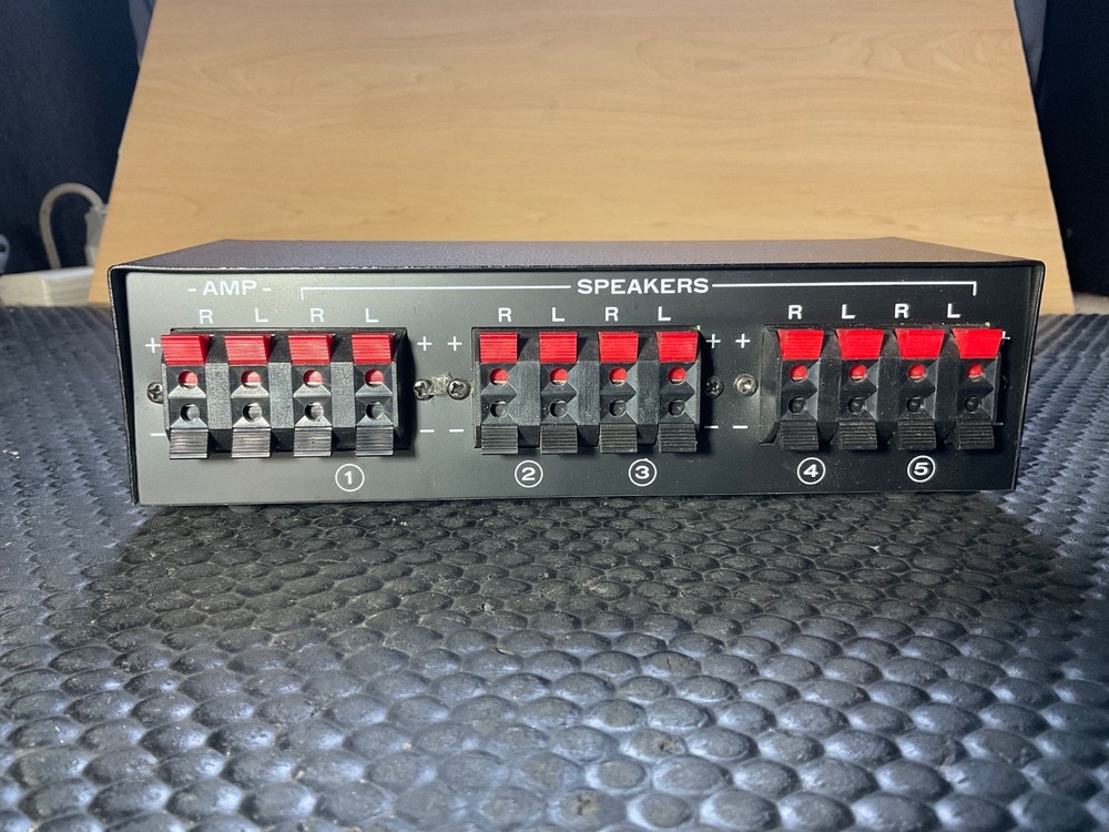 Vanco SS-5 Speaker Switcher 5 Pairs- Impedance Protected