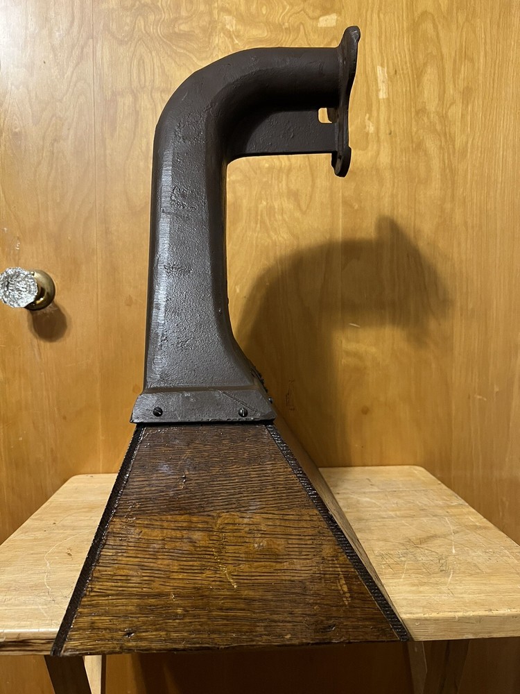 Victrola XI Phonograph Horn