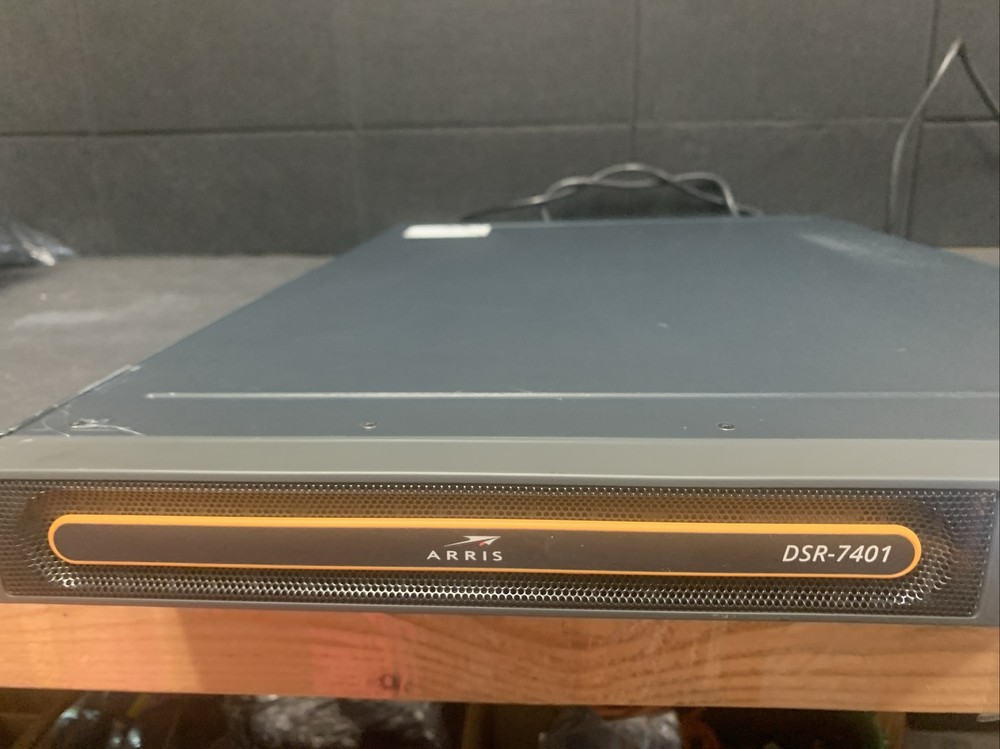 Arris Commercial Integrated Satellite Receiver DSR 7401 Transcoder. DSR-7401