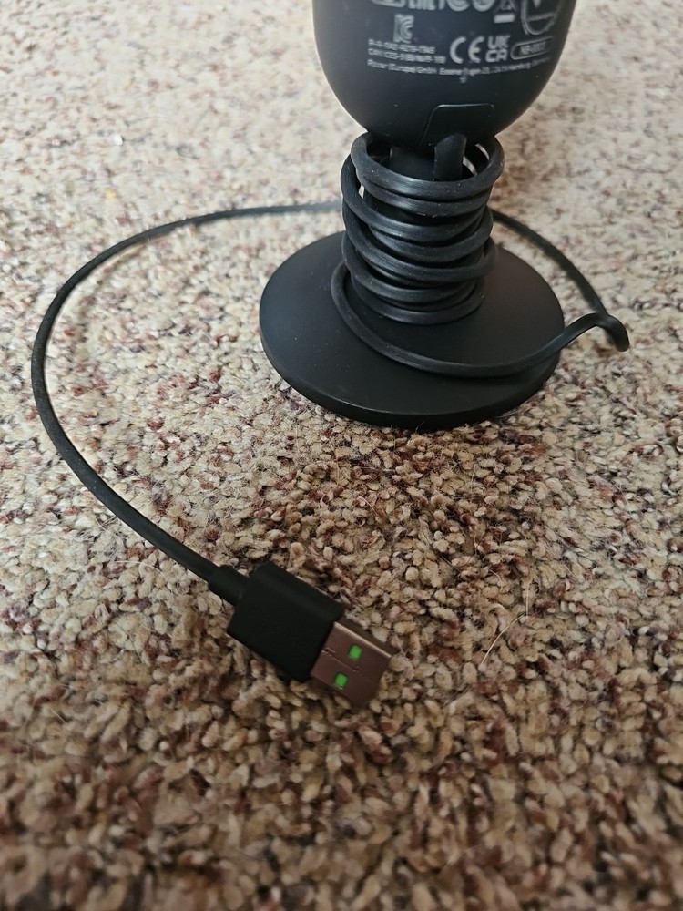 Razer Seiren Mini Ultra Compact Condenser Streaming Microphone